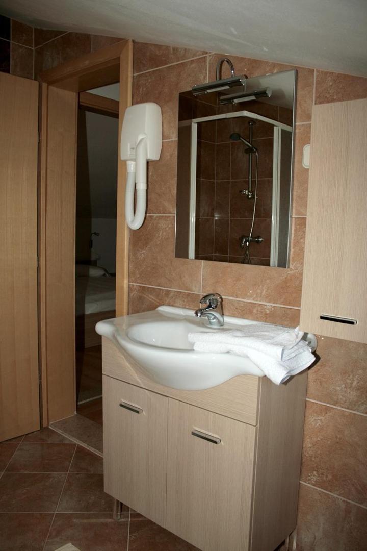 Fineda Grande Apartments Poreč Buitenkant foto