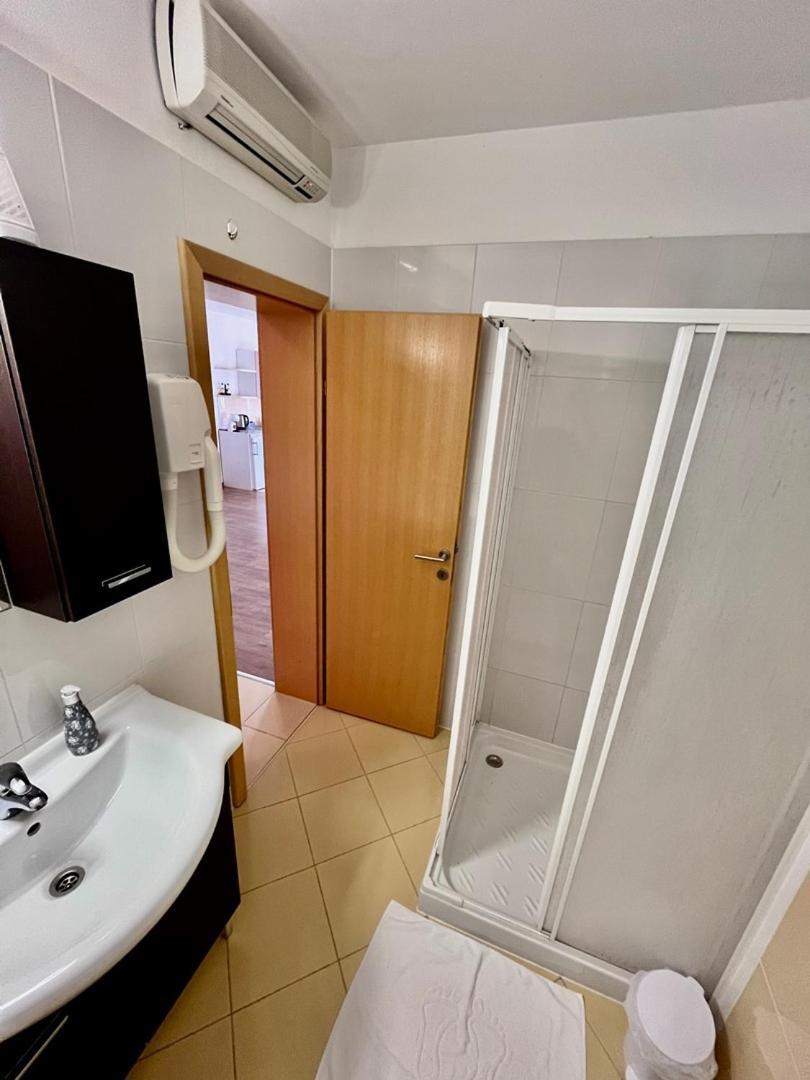 Fineda Grande Apartments Poreč Buitenkant foto